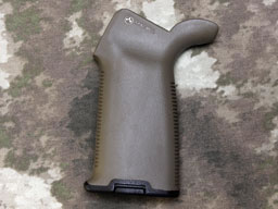 MAGPUL MOE + PISTOL GRIP